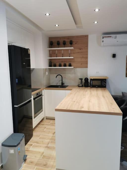 Luxury Apartment Dreamview สปลิท ภายนอก รูปภาพ